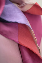 Laden Sie das Bild in den Galerie-Viewer, Seiden-Foulard (Vintage)