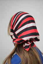Laden Sie das Bild in den Galerie-Viewer, Gestreiftes Foulard