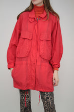 Laden Sie das Bild in den Galerie-Viewer, Rote Windjacke (Vintage)