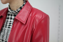 Laden Sie das Bild in den Galerie-Viewer, Rote Kunstlederjacke (Vintage)