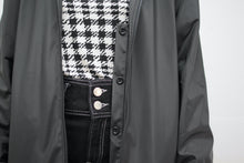 Laden Sie das Bild in den Galerie-Viewer, Schwarze Sportjacke (Vintage)