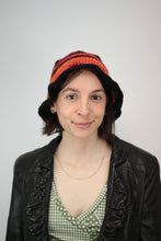 Laden Sie das Bild in den Galerie-Viewer, Crochet Bucket Hat