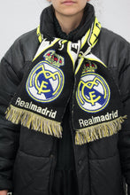 Laden Sie das Bild in den Galerie-Viewer, 😀 Fussballschal (Real Madrid)