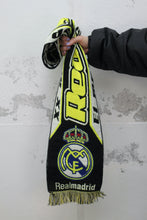 Laden Sie das Bild in den Galerie-Viewer, 😀 Fussballschal (Real Madrid)