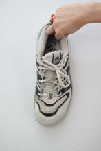 Laden Sie das Bild in den Galerie-Viewer, 90s Adidas Sneakers (Vintage)