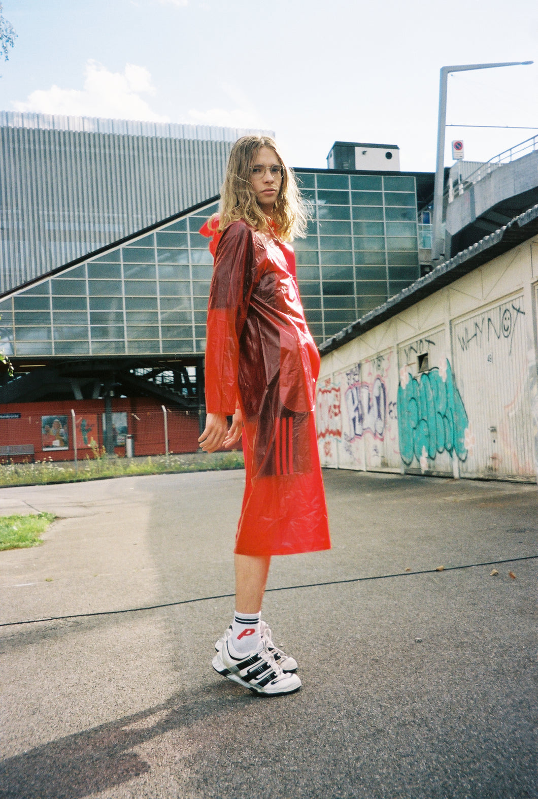 Rote Regenjacke